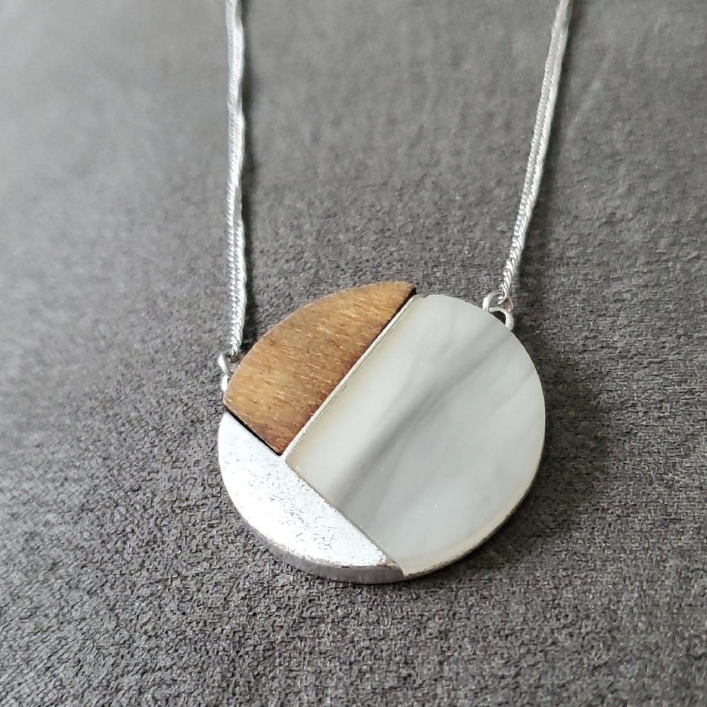 J. Jill Wood & White Resin Pendant Necklace | Modern Minimalist - Picture 5 of 5